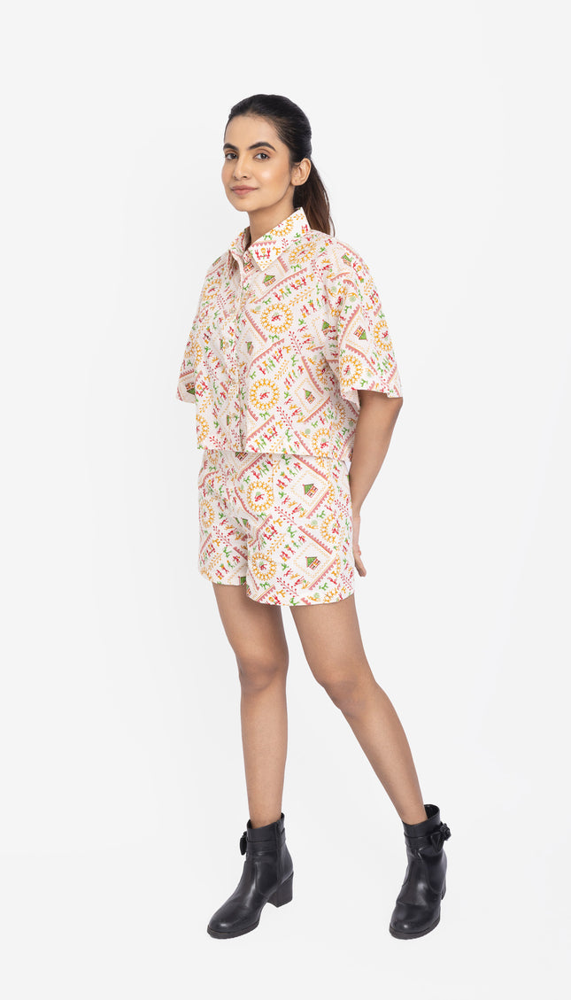 Woman wearing a patterned Short co-ords 