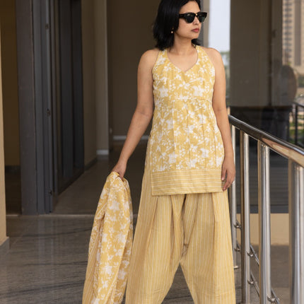 Sunveil Printed Kurta Set With Dupatta
