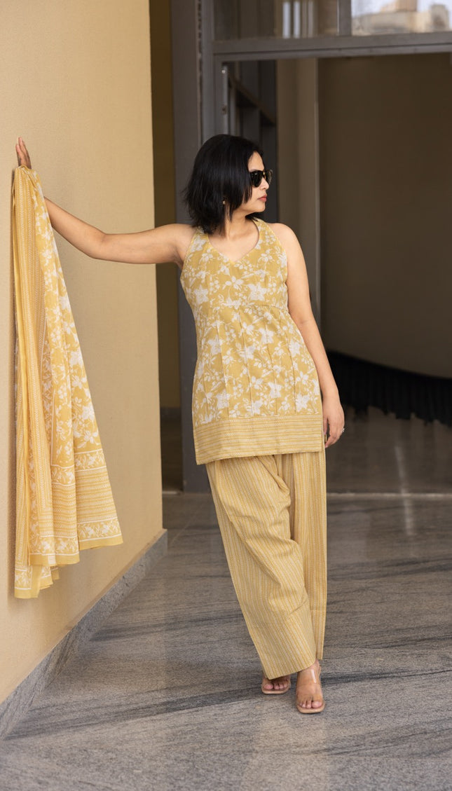 Sunveil Printed Kurta Set With Dupatta